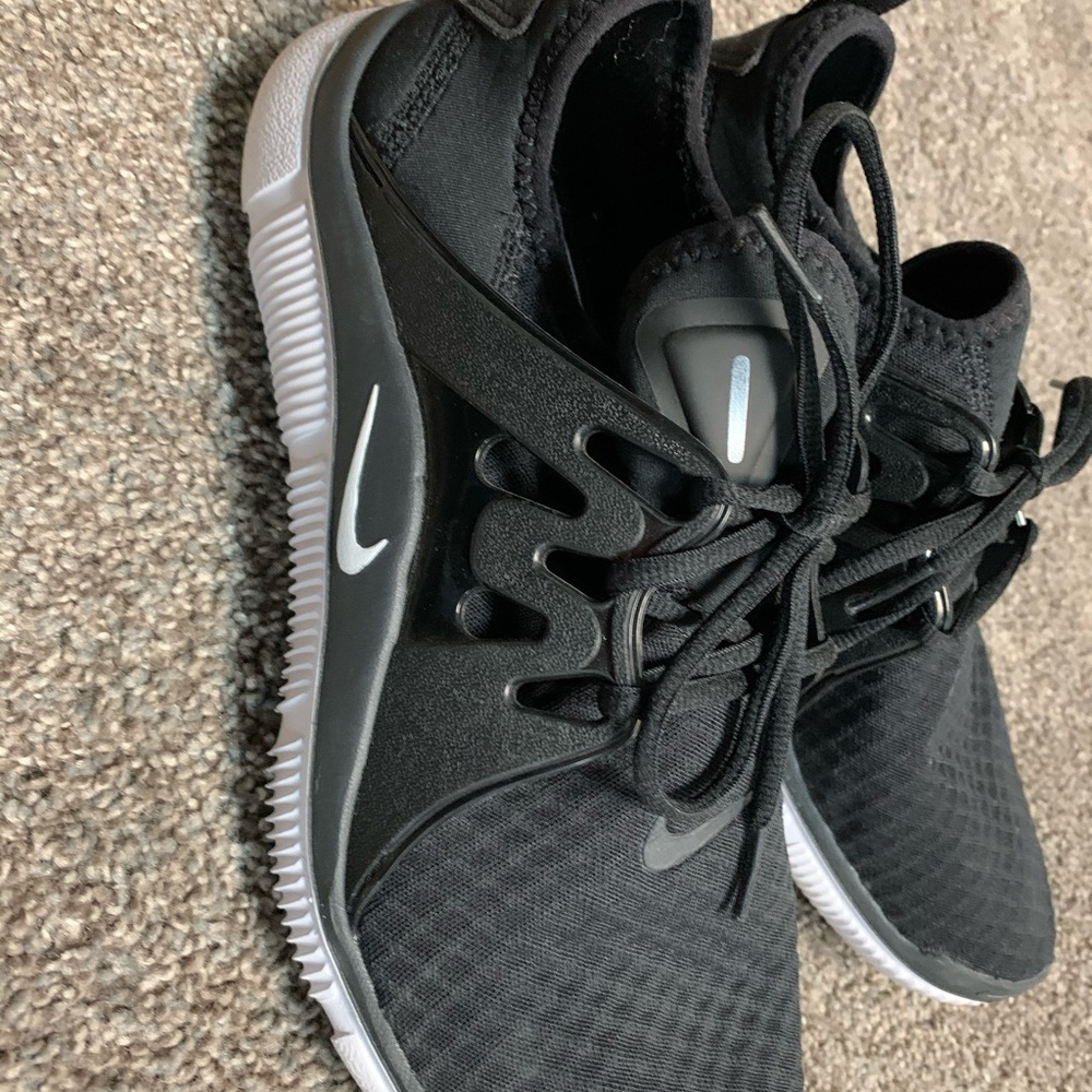 Women’s Nike Acalme Sneaker